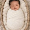 newborn-062 דוגמת צילום ניו־בורן שנוצרה ב־AI מתוך חבילת רגעים ראשונים